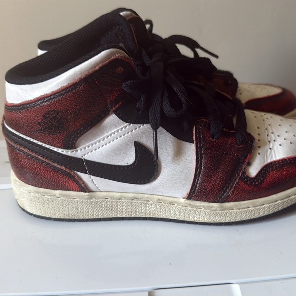 Nike Kids Black and Red Sneakers